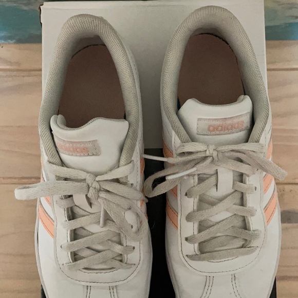 ADIDAS VL Court 2.0 K white & glo pink girls size 4 EUC - Picture 7 of 13